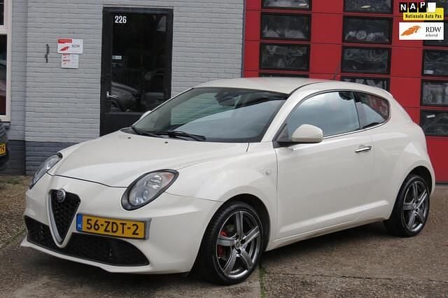 Wit Gebruikt 2012 Alfa Romeo MiTo Distinctive Hatchback | € 3.450 (Super prijs) - Afbeelding 1/4