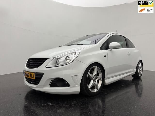 Wit Gebruikt 2009 Opel Corsa Hatchback | € 2.995 (Super prijs) - Afbeelding 1/4