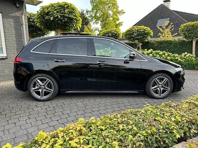 Occasion Mercedes B220 AMG 190 PK (139 kW) 2023 Zwart MPV