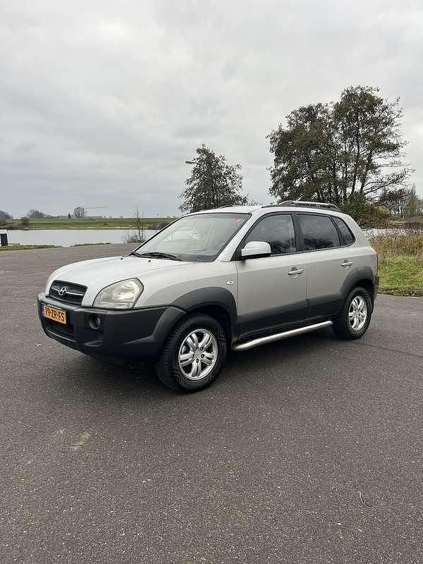 Grijs Occasion 2008 Hyundai Tucson SUV | € 3.199 (Eerlijke prijs) - Afbeelding 1/4