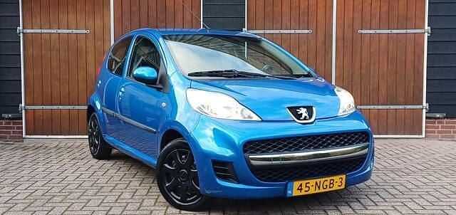 Blauw Gebruikt 2010 Peugeot 107 Urban Move Hatchback | € 2.450 (Eerlijke prijs) - Afbeelding 1/4