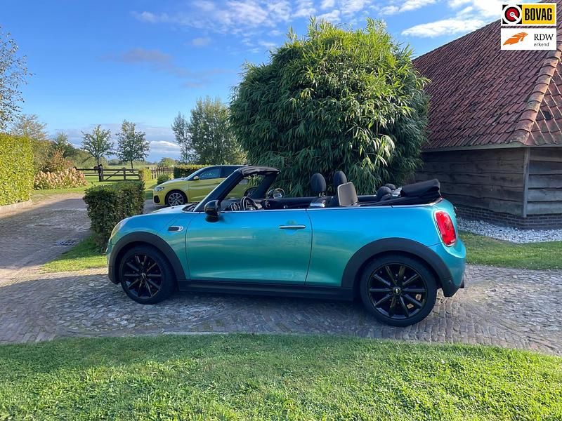 Groen, metallic lak Gebruikt 2016 Mini Cooper Cabriolet Chili Cabriolet | € 14.950 (Eerlijke prijs) - Afbeelding 1/3