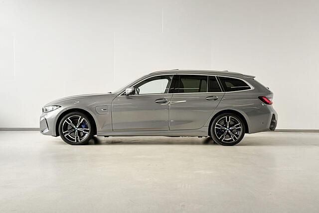 Occasion BMW 330 Performance 291 PK (214 kW) 2023 Grijs Stationwagen