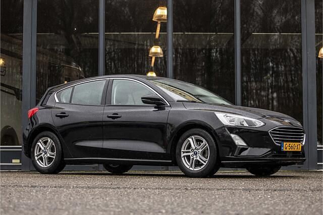 Zwart (metallic) Occasion 2019 Ford Focus Business Edition Hatchback | € 11.950 (Goede deal) - Afbeelding 1/4