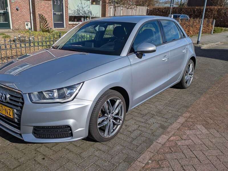 Grijs Gebruikt 2016 Audi A1 Sport Hatchback | € 8.500 (Goede deal) - Afbeelding 1/4
