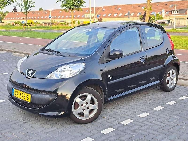 Zwart Gebruikt 2008 Peugeot 107 Hatchback | € 14.000 - Afbeelding 1/4