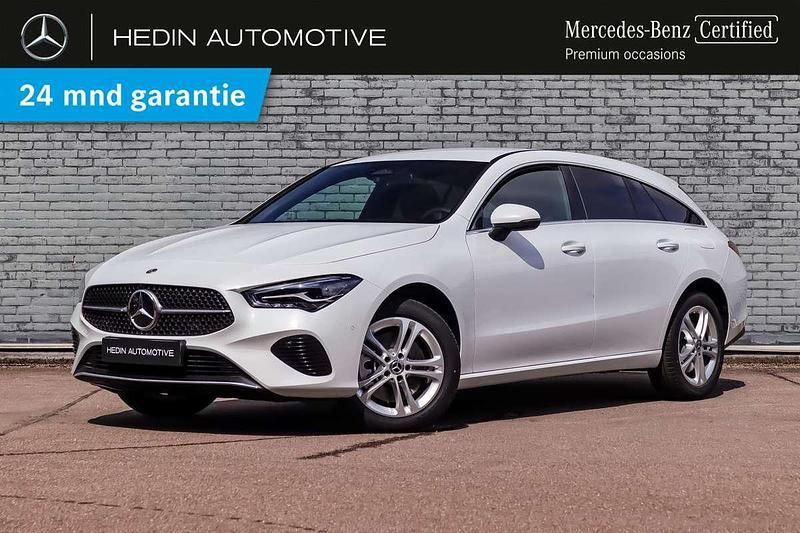 Wit Gebruikt 2024 Mercedes CLA250e Shooting Brake Edition Stationwagen | € 41.900 (Eerlijke prijs) - Afbeelding 1/4