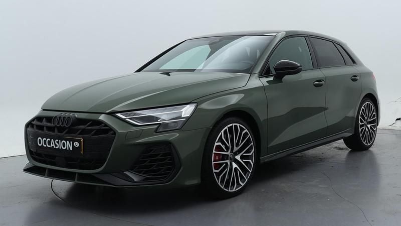 Groen Gebruikt 2024 Audi S3 Performance Hatchback | € 89.950 - Afbeelding 1/4