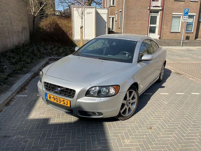 Grijs Gebruikt 2006 Volvo C70 Kinetic Cabriolet | € 6.500 (Goede deal) - Afbeelding 1/4