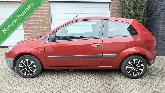 Occasion Ford Fiesta Style 69 PK (50 kW) 2006 Rood Hatchback