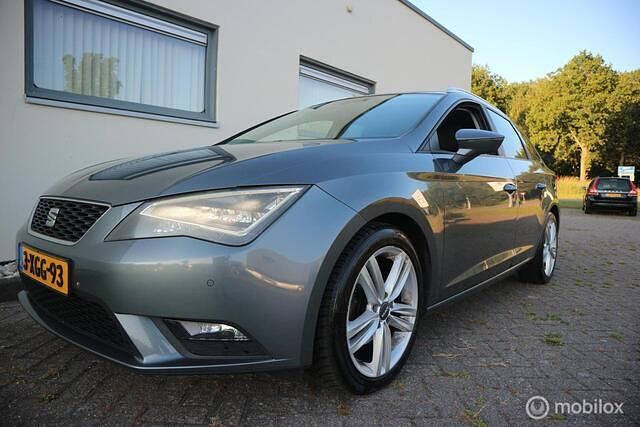 Grijs Gebruikt 2014 Seat Leon ST Ecomotive Stationwagen | € 4.700 (Duur) - Afbeelding 1/4