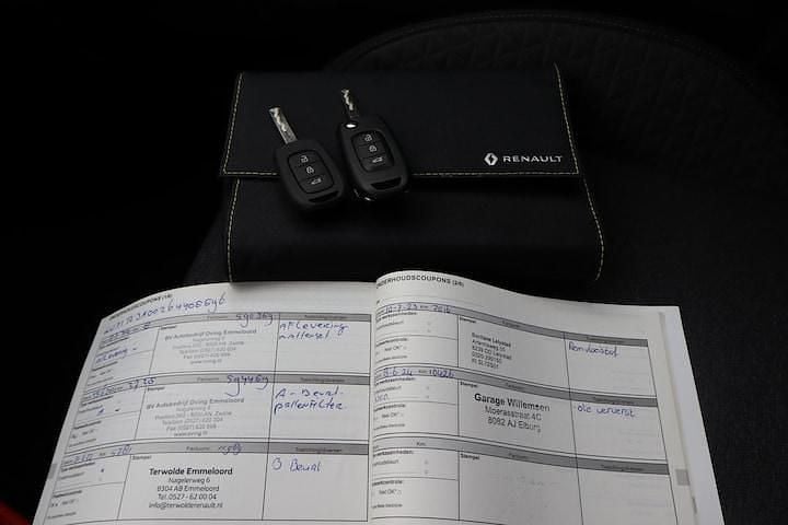 Occasion Renault Clio V Zen 101 PK (74 kW) 2020 Rood Hatchback