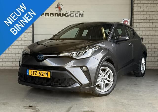 Grijs Occasion 2022 Toyota C-HR SUV | € 21.900 (Eerlijke prijs) - Afbeelding 1/4