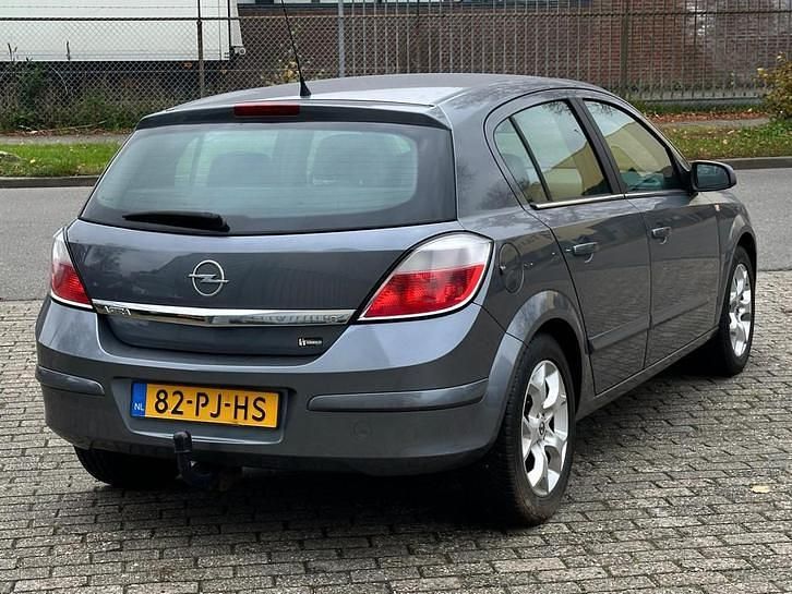 Occasion Opel Astra Cosmo 125 PK (91 kW) 2004 Grijs Hatchback