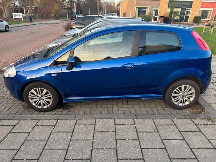 Occasion 2006 Fiat Punto | € 2.500 (Iets duurder) - Afbeelding 1/4