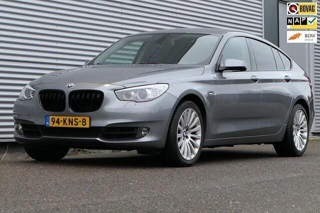 Grijs Gebruikt 2010 BMW 535 Executive Hatchback | € 12.940 (Eerlijke prijs) - Afbeelding 1/4