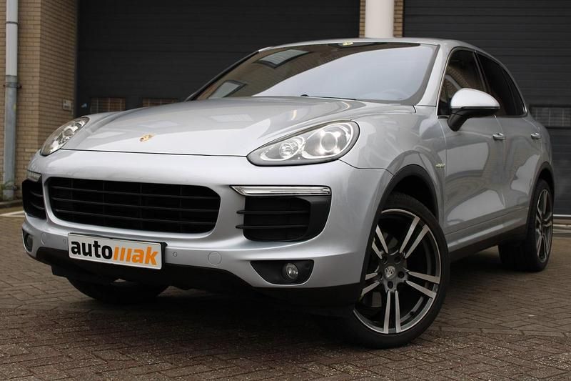 Grijs (metallic) Gebruikt 2015 Porsche Cayenne SUV | € 34.950 (Eerlijke prijs) - Afbeelding 1/4