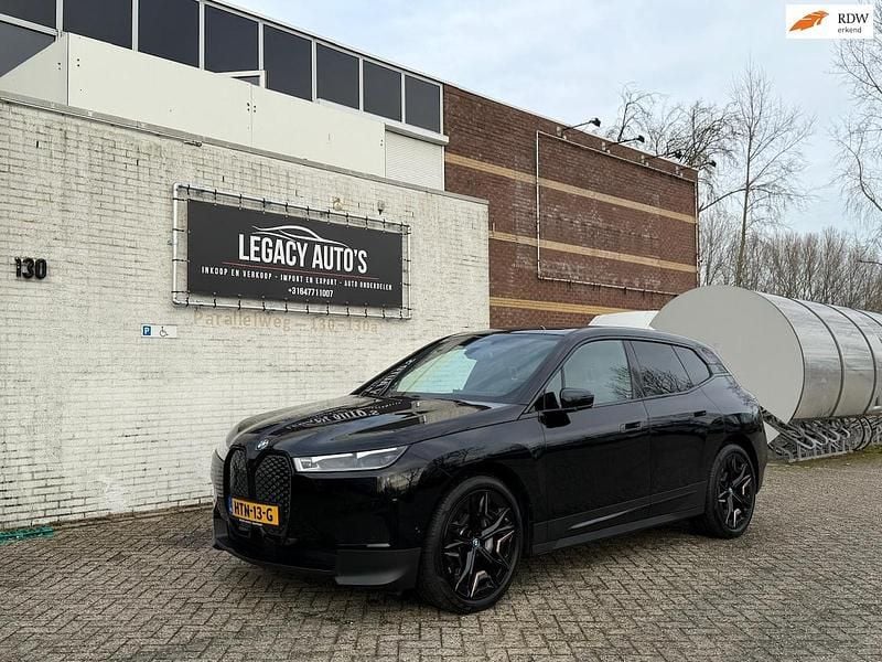 Zwart Occasion 2022 BMW iX Executive SUV | € 66.999 (Eerlijke prijs) - Afbeelding 1/4
