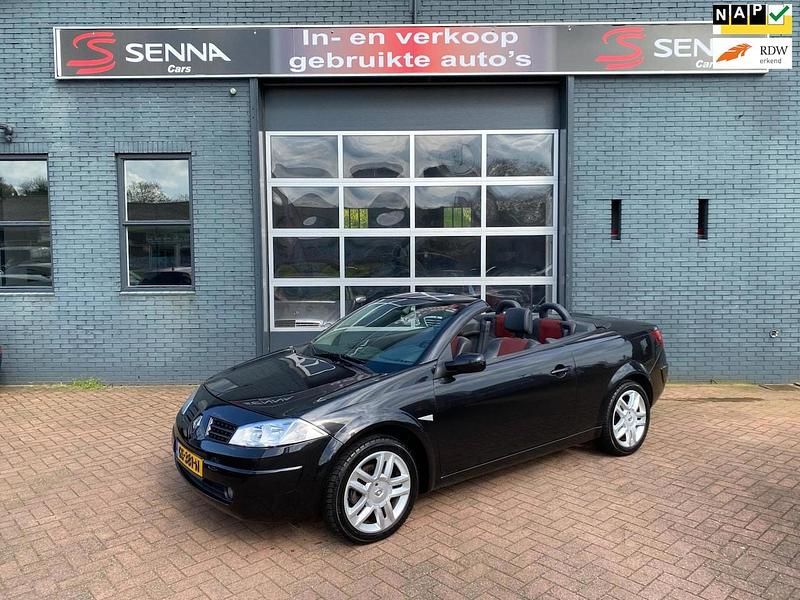Zwart (metallic) Gebruikt 2006 Renault Mégane Cabriolet Cabriolet | € 1.999 (Eerlijke prijs) - Afbeelding 1/4
