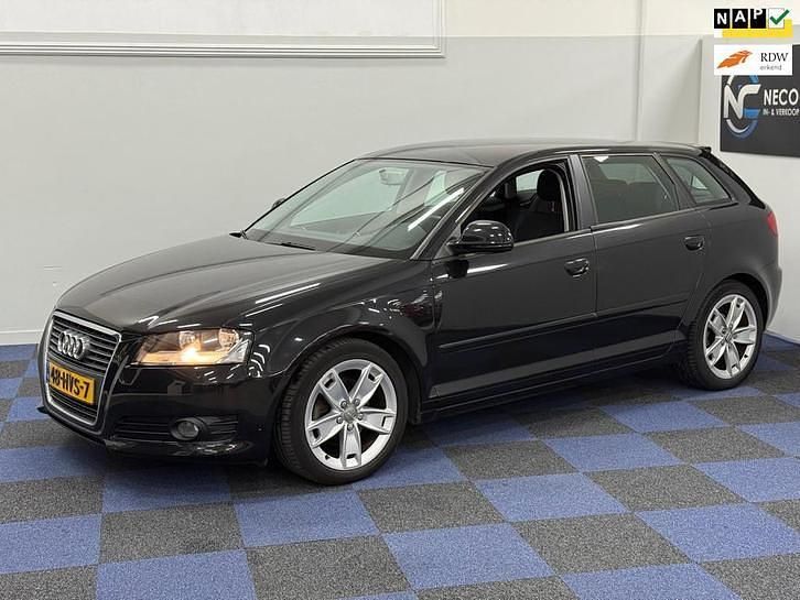 Zwart Occasion 2009 Audi A3 Ambition Hatchback | € 4.499 (Eerlijke prijs) - Afbeelding 1/4