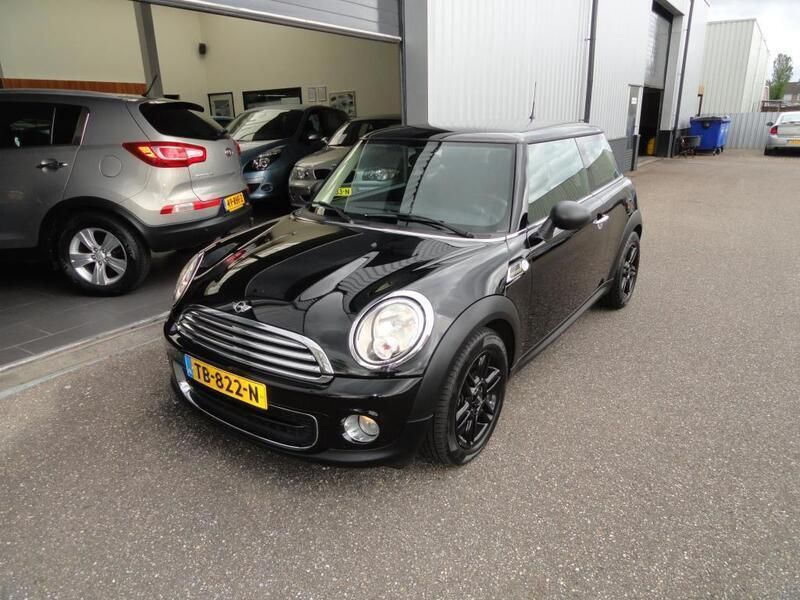 Zwart, metallic lak Gebruikt 2013 Mini ONE Pepper Hatchback | € 7.950 (Iets duurder) - Afbeelding 1/4