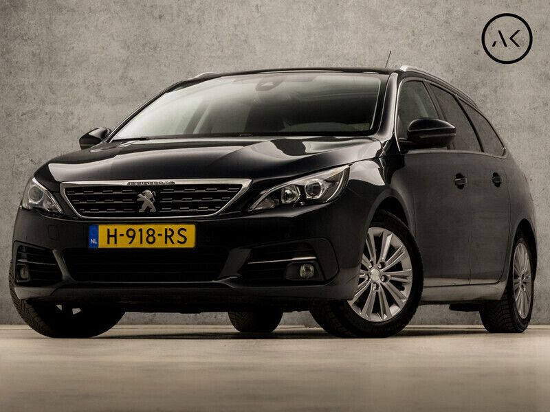 Grijs Gebruikt 2020 Peugeot 308 Sport Stationwagen | € 14.245 (Eerlijke prijs) - Afbeelding 1/4