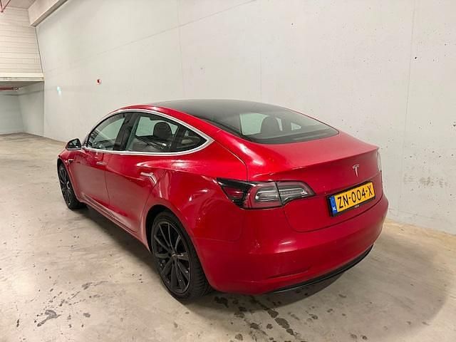 Occasion Tesla Model 3 Standard Range 239 kW (325 PK) 2019 Rood Sedan