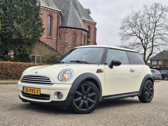 Wit Gebruikt 2007 Mini ONE Hatchback | € 3.199 (Eerlijke prijs) - Afbeelding 1/4