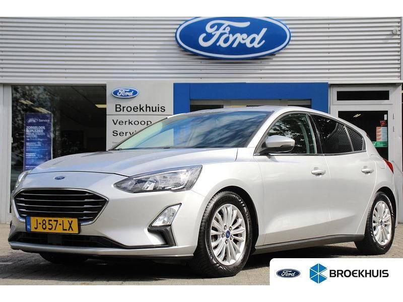 Grijs Gebruikt 2020 Ford Focus Titanium X Hatchback | € 15.700 (Goede deal) - Afbeelding 1/4