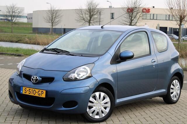 Blauw Occasion 2009 Toyota Aygo Comfort Hatchback | € 3.950 (Iets duurder) - Afbeelding 1/4