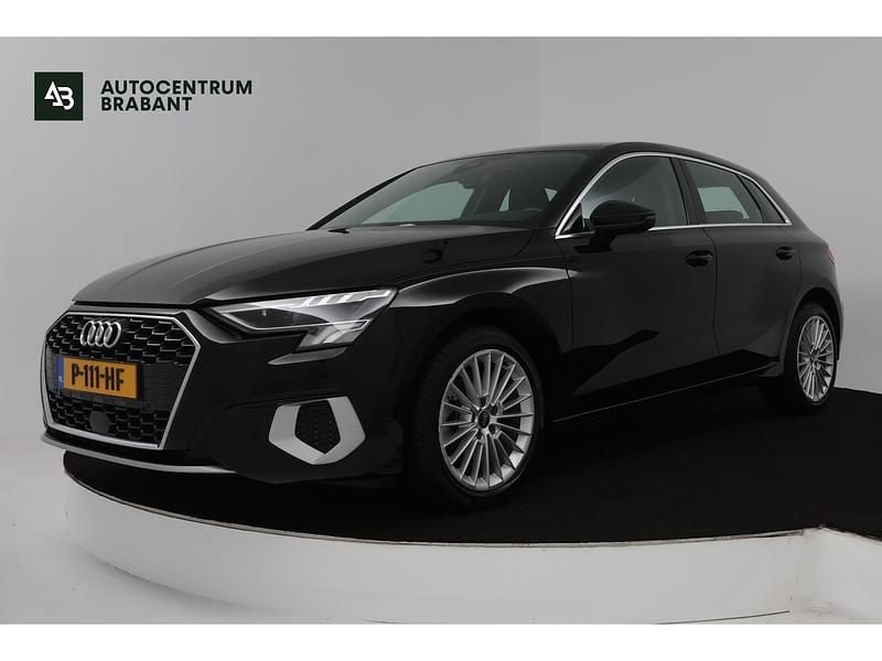 Zwart Occasion 2022 Audi A3 Advanced Hatchback | € 18.945 (Goede deal) - Afbeelding 1/4