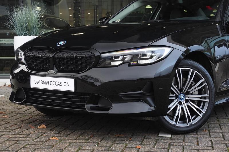 Occasion BMW 330e Executive 292 PK (214 kW) 2022 Zwart (metallic) Sedan
