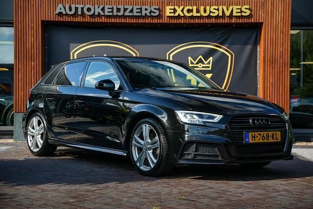 Zwart Gebruikt 2020 Audi A3 Sportback S-Line Hatchback | € 17.900 (Goede deal) - Afbeelding 1/4