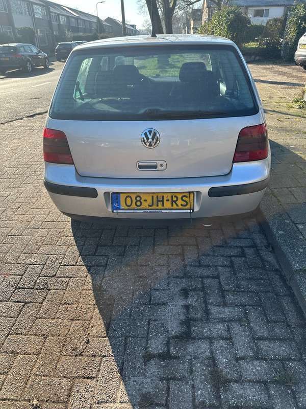 Grijs Gebruikt 2002 VW Golf IV Edition Hatchback | € 1.000 (Eerlijke prijs) - Afbeelding 1/4