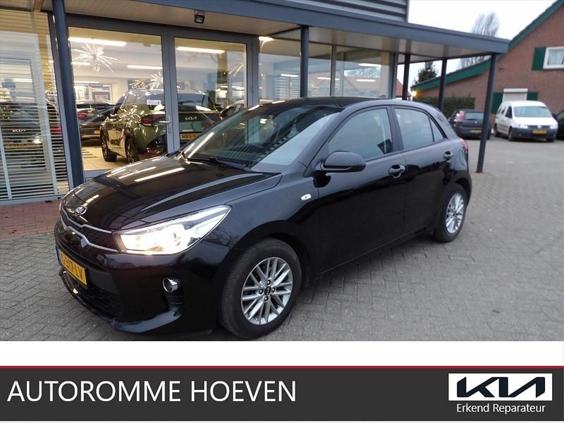 Zwart (metallic) Gebruikt 2019 Kia Rio Turbo Hatchback | € 13.440 (Eerlijke prijs) - Afbeelding 1/4