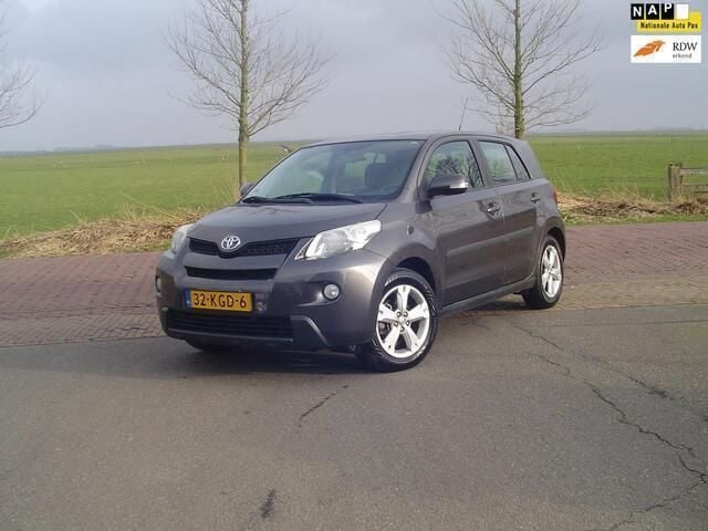 Grijs Occasion 2009 Toyota Urban Cruiser SUV | € 7.950 (Eerlijke prijs) - Afbeelding 1/4