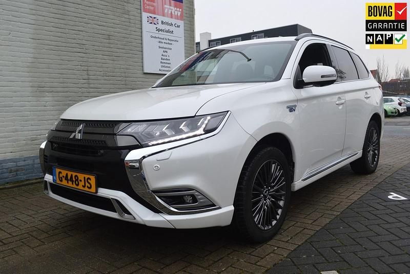 Wit Occasion 2019 Mitsubishi Outlander P-HEV Edition SUV | € 24.500 (Eerlijke prijs) - Afbeelding 1/4
