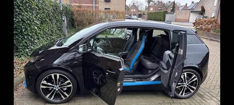 Zwart Gebruikt 2022 BMW i3 Hatchback | € 26.000 (Iets duurder) - Afbeelding 1/4