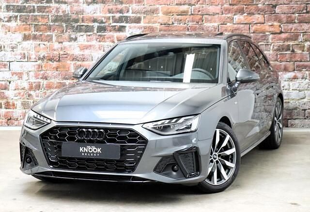Grijs Occasion 2024 Audi A4 Competition Stationwagen | € 43.950 (Iets duurder) - Afbeelding 1/4