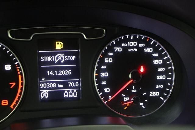 Occasion Audi Q3 Basis 150 PK (110 kW) 2014 Zwart SUV