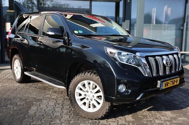 Zwart Occasion 2015 Toyota Land Cruiser Van | € 29.995 (Eerlijke prijs) - Afbeelding 1/4
