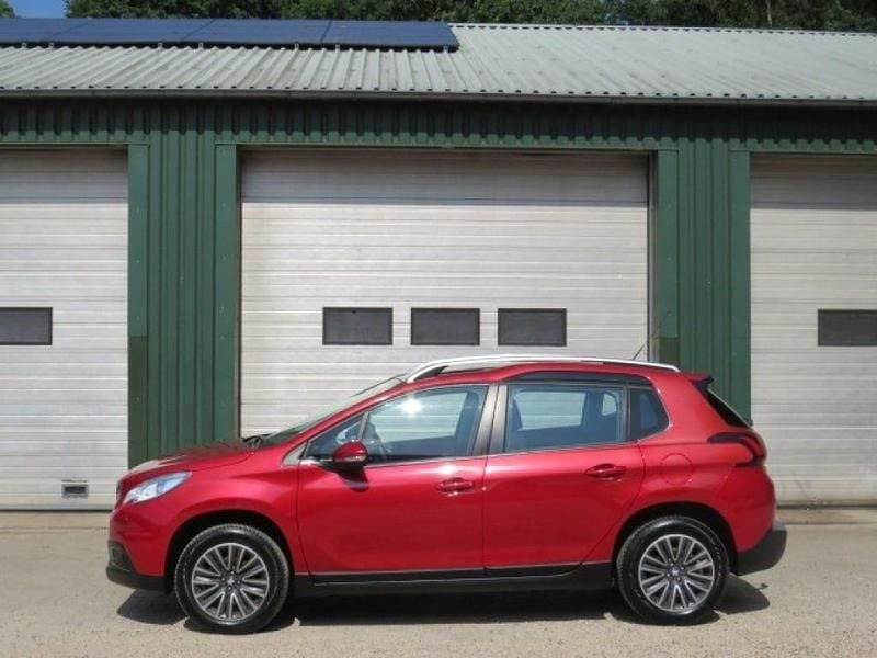 Rood Gebruikt 2017 Peugeot 2008 SUV | € 7.250 (Goede deal) - Afbeelding 1/4
