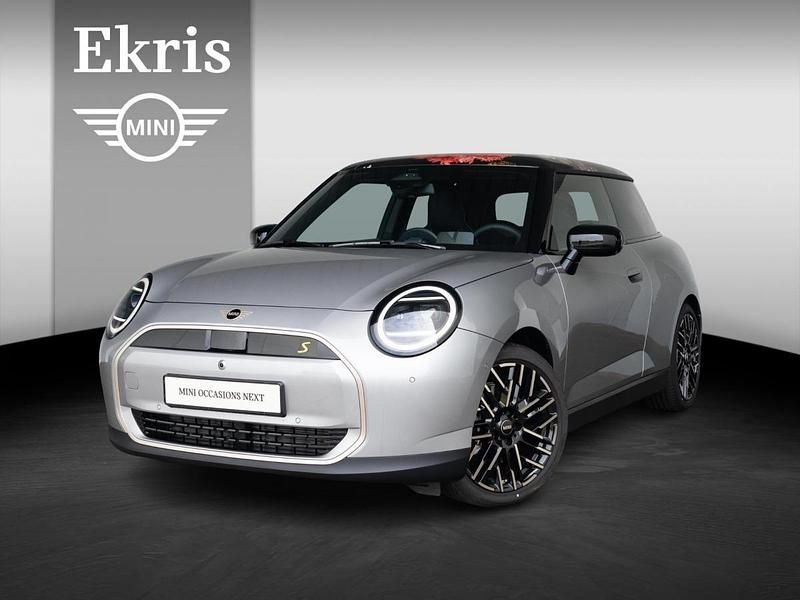 Melting silver Occasion 2024 Mini Cooper SE Hatchback | € 34.950 (Eerlijke prijs) - Afbeelding 1/4