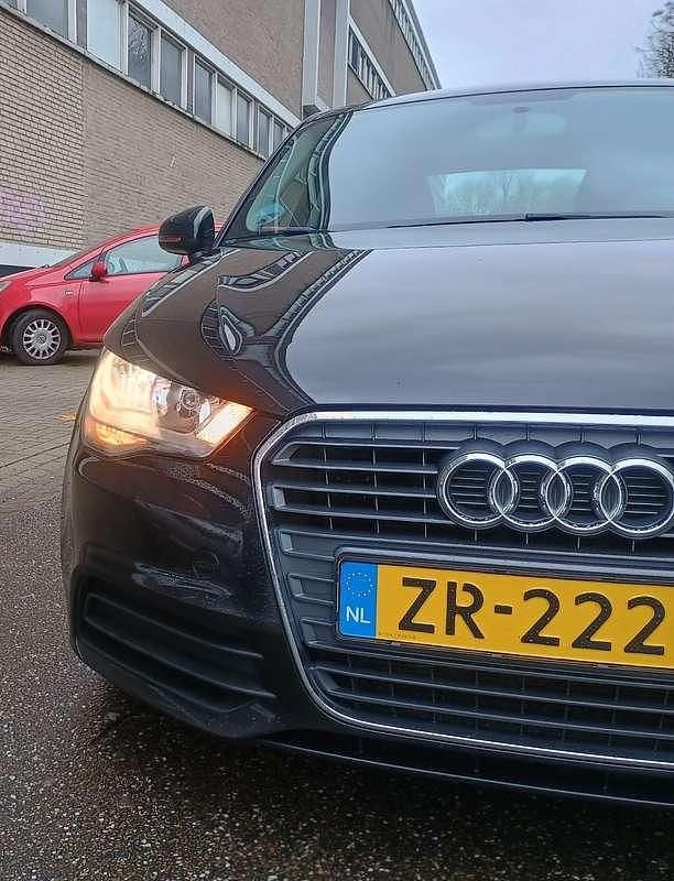 Occasion Audi A1 Attraction 86 PK (63 kW) 2011 Zwart Hatchback