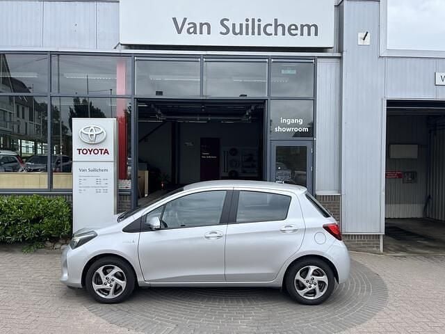Grijs Gebruikt 2016 Toyota Yaris Trend Hatchback | € 9.995 (Eerlijke prijs) - Afbeelding 1/4