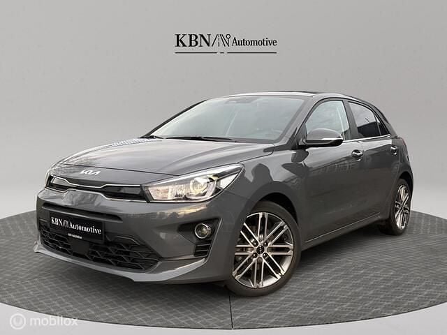 Grijs Gebruikt 2022 Kia Rio Spirit Hatchback | € 15.095 (Goede deal) - Afbeelding 1/4