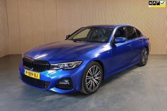 Blauw Gebruikt 2022 BMW 320 M Sport Sedan | € 39.950 (Iets duurder) - Afbeelding 1/4
