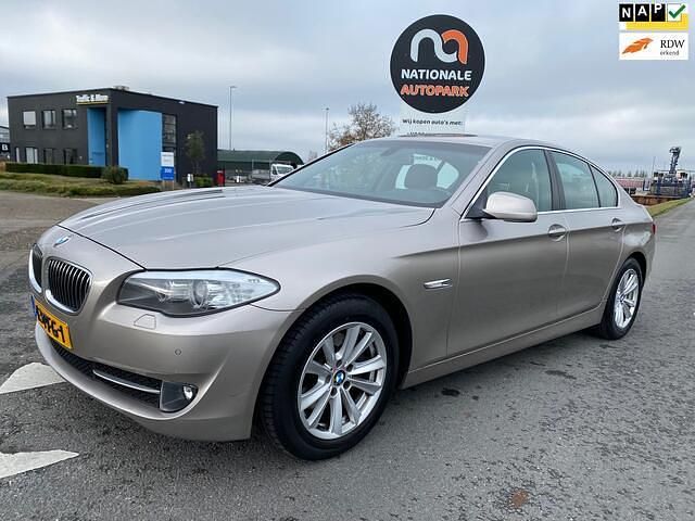 Grijs Occasion 2011 BMW 523 Executive Sedan | € 6.449 (Super prijs) - Afbeelding 1/4