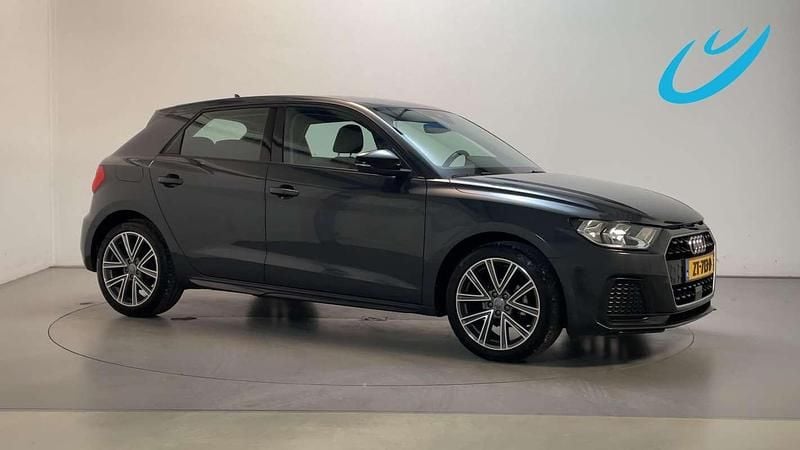 Grijs Gebruikt 2019 Audi A1 Sportback Basis Hatchback | € 14.950 (Eerlijke prijs) - Afbeelding 1/3