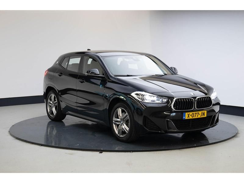 Zwart Gebruikt 2020 BMW X2 Executive SUV | € 25.950 (Eerlijke prijs) - Afbeelding 1/4